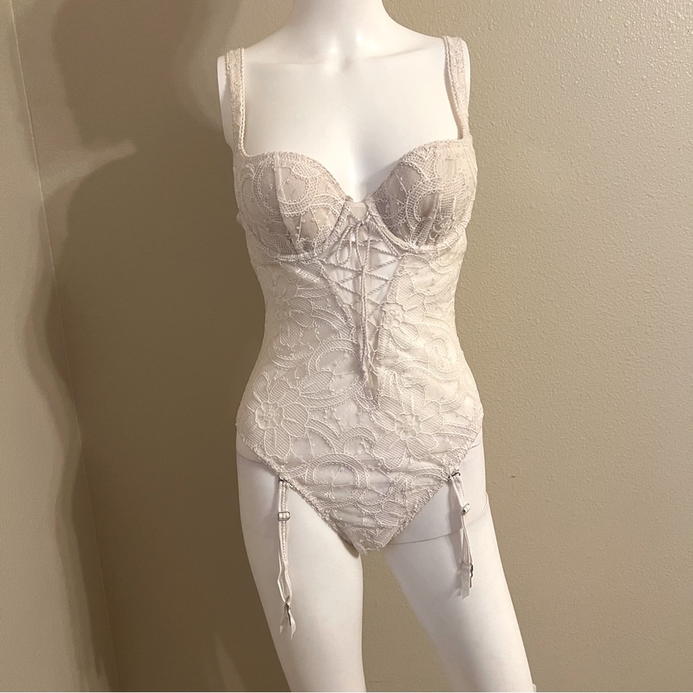 Victoria’s Secret crochet bodysuit teddy size 34B garter